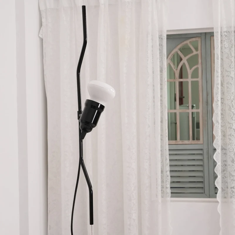 In Hoogte Verstelbare Hanglamp met Metalen Buiskap – Zwart/Wit/Rood | Sansoti