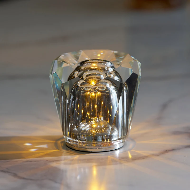 Diamant Kristal Tafellamp met Ingebouwde Accu – Draadloos & Dimbaar – Ø 8,2 cm × H 9 cm | Sansoti