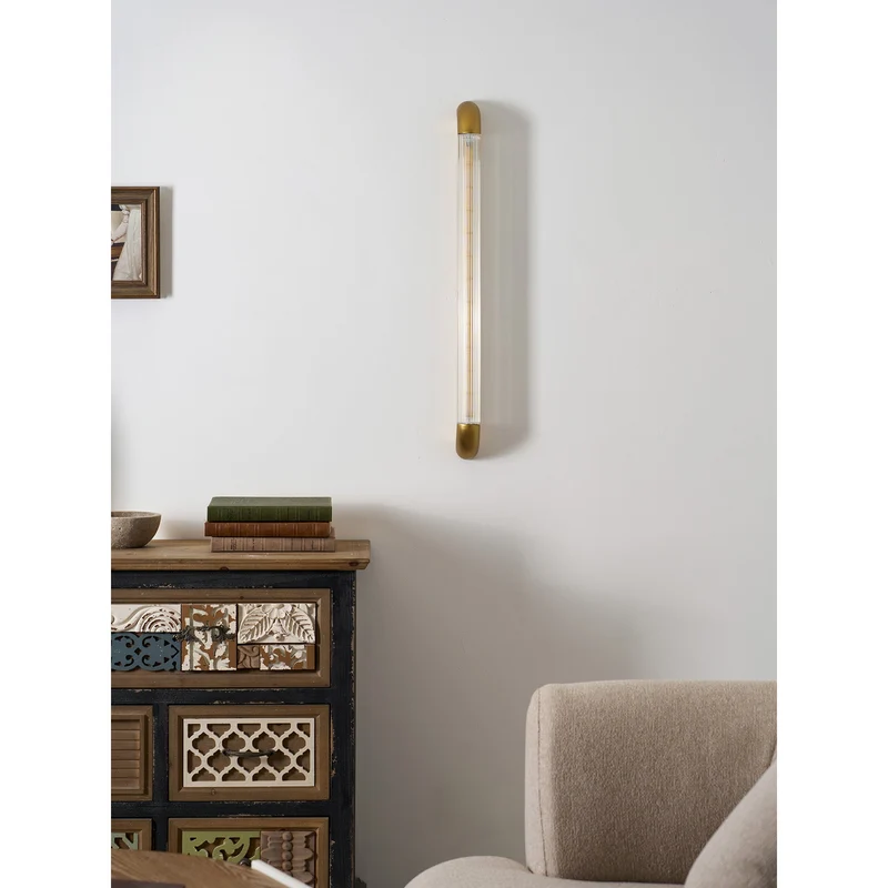 Wandlamp met Geribbelde Glazen Buis en Gebogen Roestvrijstalen Accenten | Moderne Verlichting met Geïntegreerde LED | Sansoti