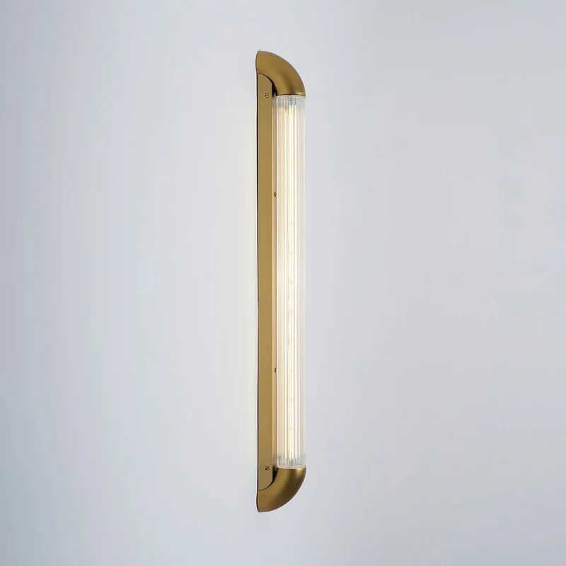 Wandlamp met Geribbelde Glazen Buis en Gebogen Roestvrijstalen Accenten | Moderne Verlichting met Geïntegreerde LED | Sansoti