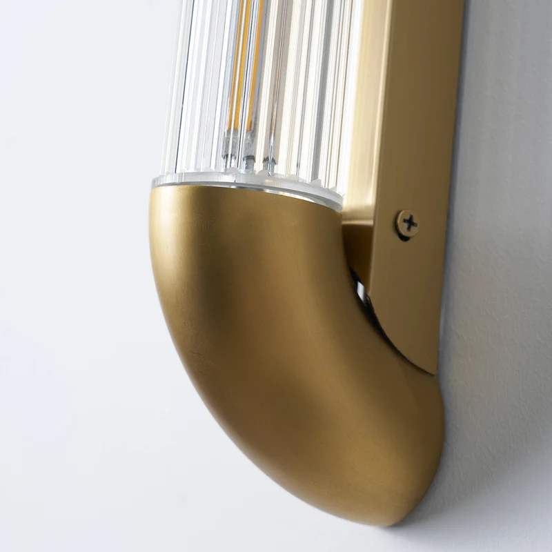 Wandlamp met Geribbelde Glazen Buis en Gebogen Roestvrijstalen Accenten | Moderne Verlichting met Geïntegreerde LED | Sansoti