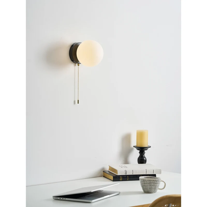 Glazen Wandlamp Scandinavisch Design met Ronde Bolkap Wit Glas G9 Fitting Compact & Modern Sfeervol voor Slaapkamer Hal | Sansoti