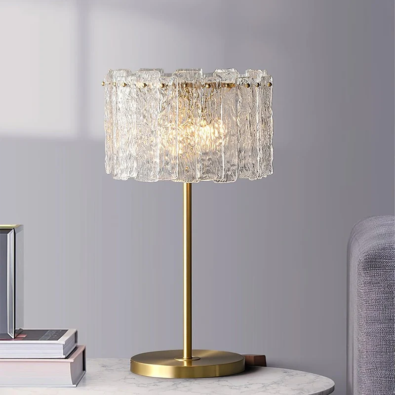 Glazen Tafellamp met Messing Voet – Design Verlichting voor Interieur | Sansoti