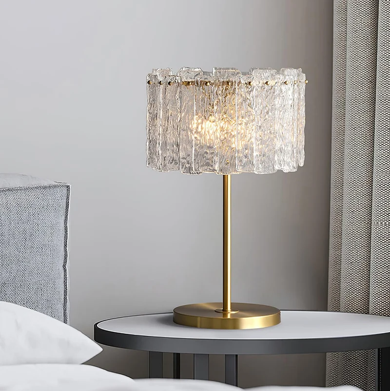 Glazen Tafellamp met Messing Voet – Design Verlichting voor Interieur | Sansoti