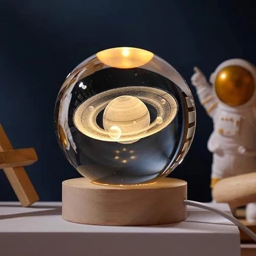 3D Verlichte Glazen Bol met Ruimtemotieven – Decoratieve Sfeerverlichting met LED | Sansoti