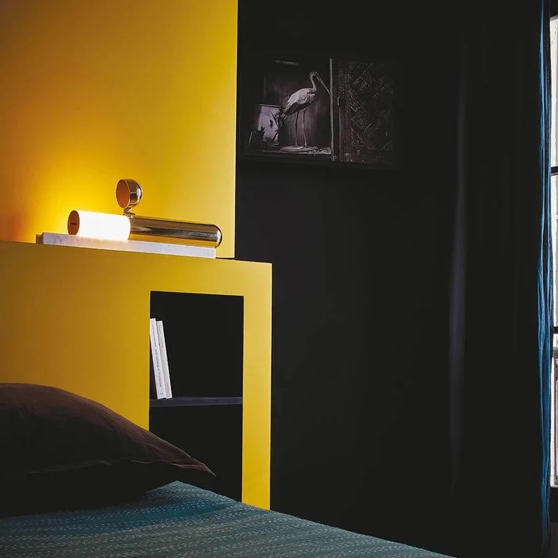 DCWéditions ISP LED Tischleuchte Marmor Messing