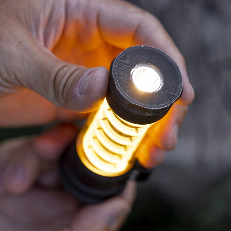 Multifunctionele LED-Lantaarn met USB-C-Oplading en 7 Lichtmodi – Compacte Campinglamp en Zaklamp in Één – Oplaadbaar – Met Draagkoord – Ideaal voor Outdoor, Kamperen en Noodgevallen | Sansoti
