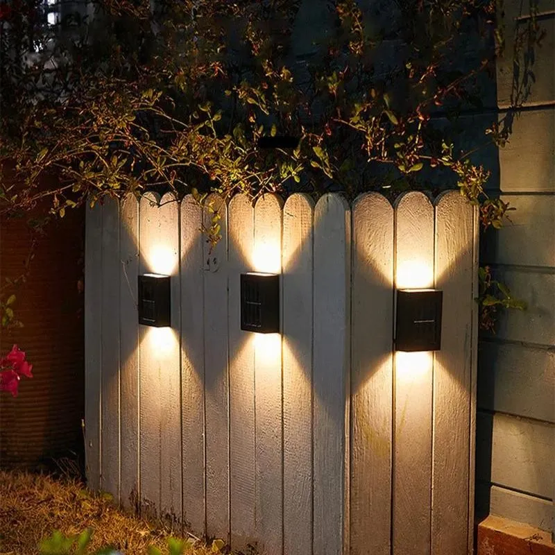 Zonne-energie Buitenwandlamp met Warmwit LED-Licht en IP44 Waterbestendigheid | Sansoti