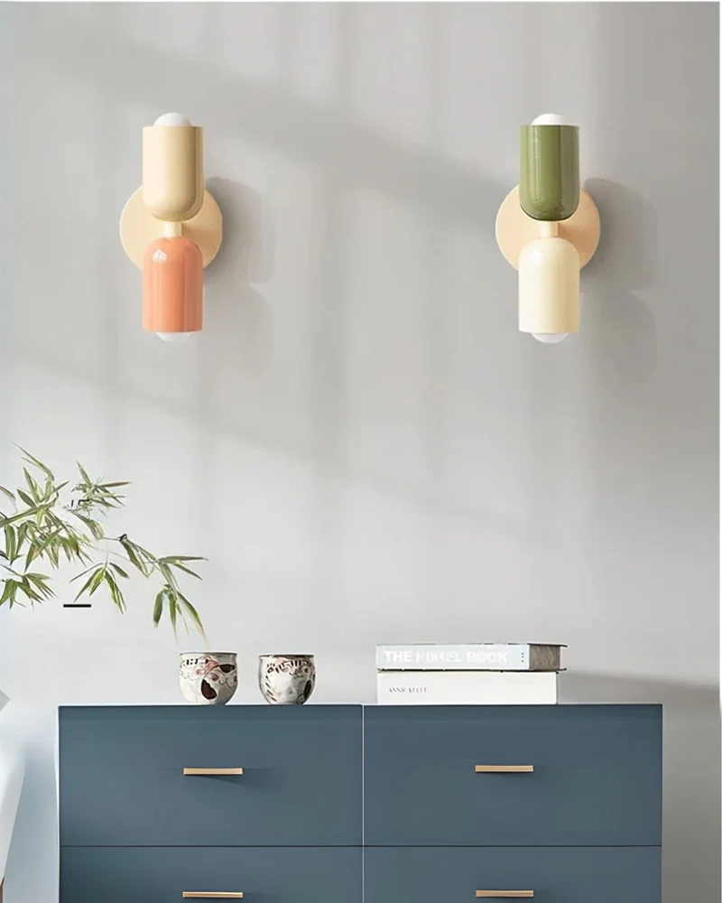 Dubbele Wandlamp met Ronde Lampenkappen – Modern Design in Groen, Beige, Rood of Roze – Sfeerverlichting voor Slaapkamer, Woonkamer en Hal | Sansoti