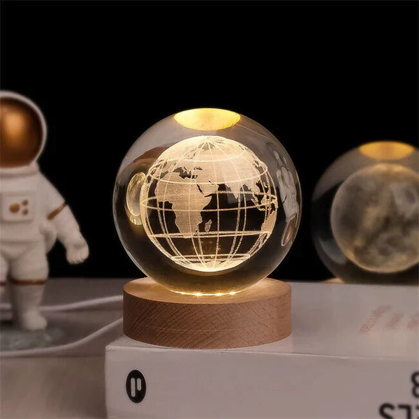 3D Gravure Verlichte Glazen Bol met Houten Voet | Cosmos Sterrenstelsel LED Nachtlampje USB Decoratieve Bol | Sansoti