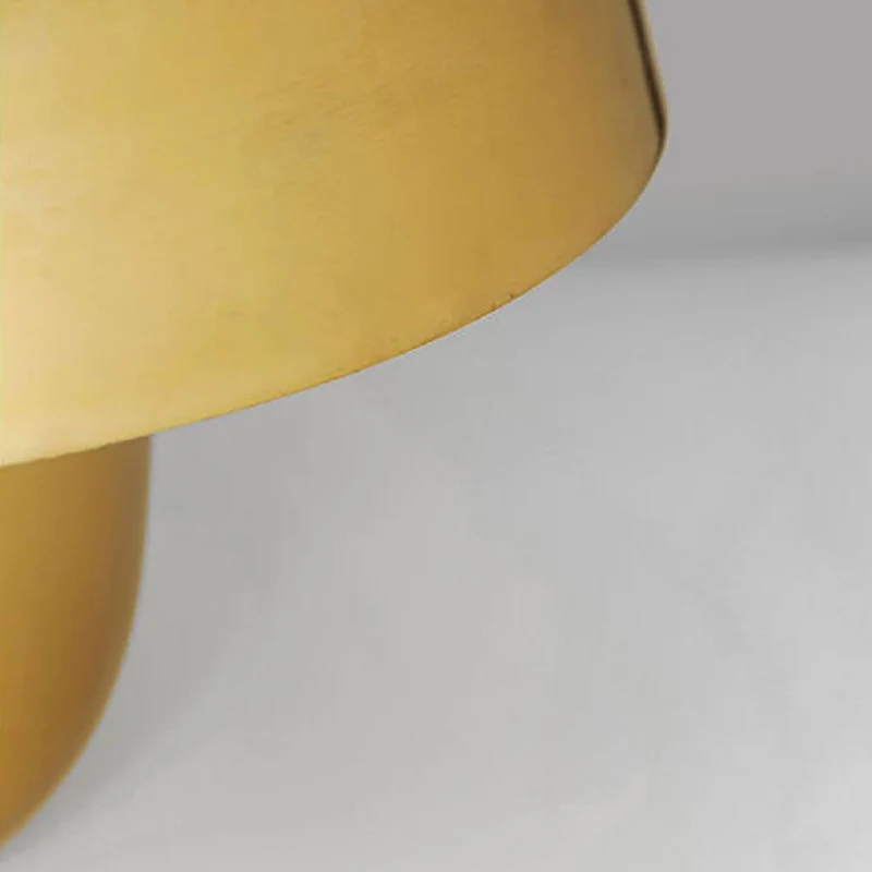 Schicke Tischleuchte Mushroom Messing