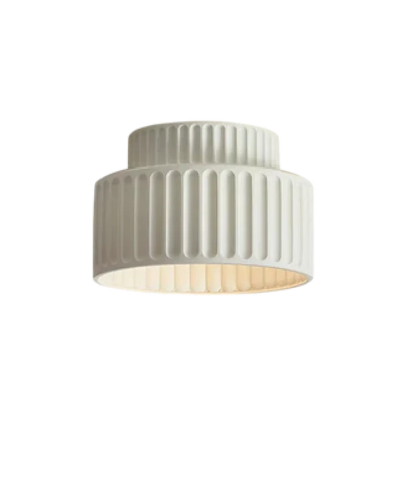 Geribde plafondlamp van hars met zachte sfeerverlichting | Sansoti