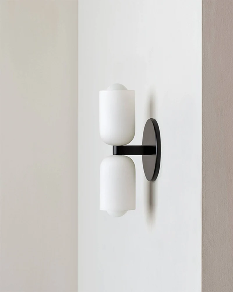 Wandlamp Dubbele Ronde Kap Zwart Frame Warm Sfeerlicht Slaapkamer Woonkamer Gang Minimalistische Wandverlichting Modern Japandi Scandinavisch Interieur | Sansoti