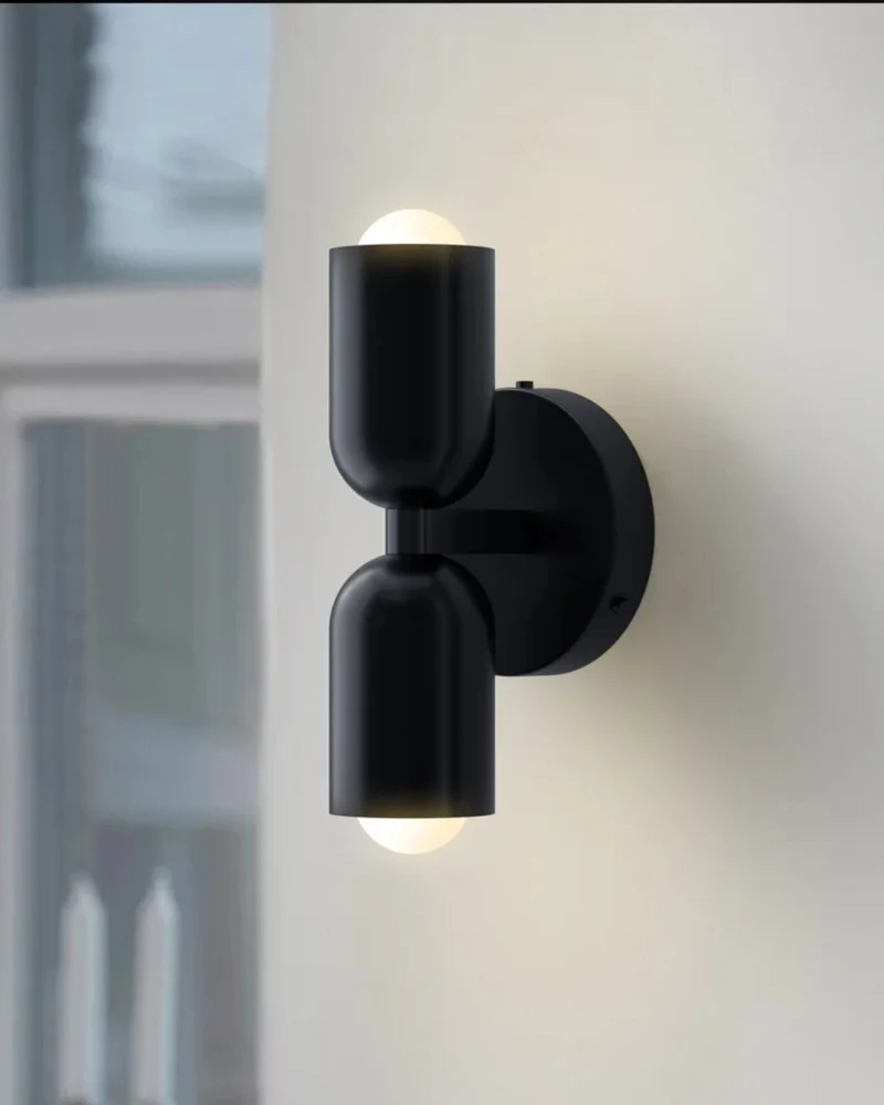 Wandlamp Dubbele Ronde Kap Zwart Frame Warm Sfeerlicht Slaapkamer Woonkamer Gang Minimalistische Wandverlichting Modern Japandi Scandinavisch Interieur | Sansoti