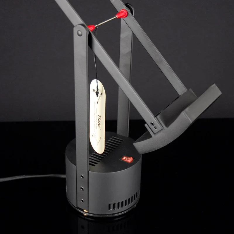 Artemide Tizio 50 Schreibtischlampe Schwarz