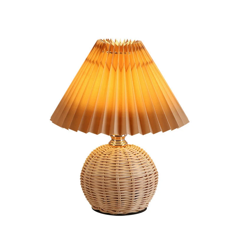Rotan Tafellamp Geplooide Kap USB 5W Slaapkamer Nachtkastje Scandinavisch Boho Sfeerverlichting Riet Bureau Leeslamp | Sansoti