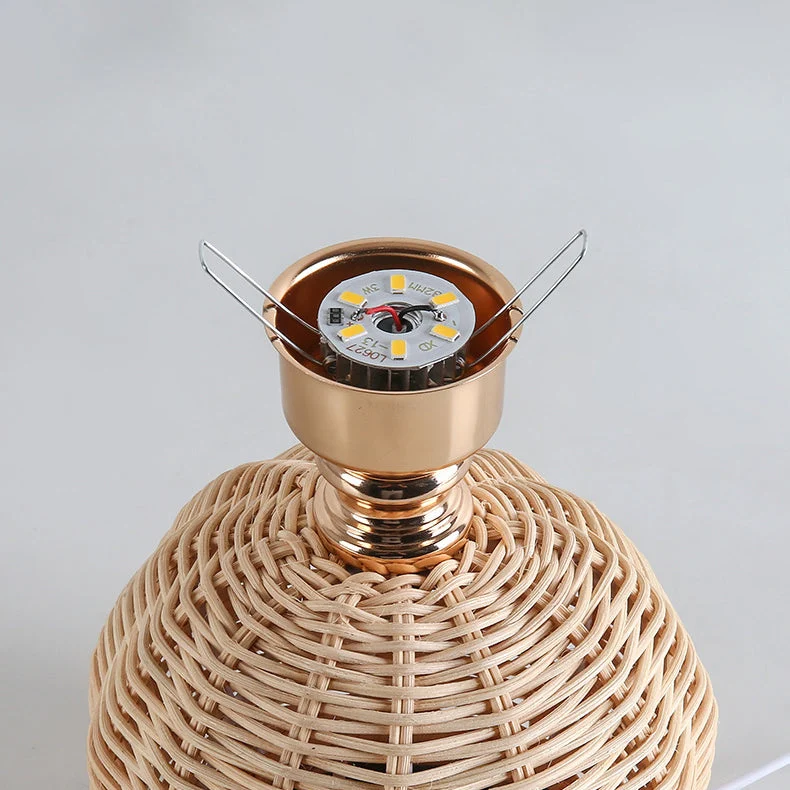 Rotan Tafellamp Geplooide Kap USB 5W Slaapkamer Nachtkastje Scandinavisch Boho Sfeerverlichting Riet Bureau Leeslamp | Sansoti