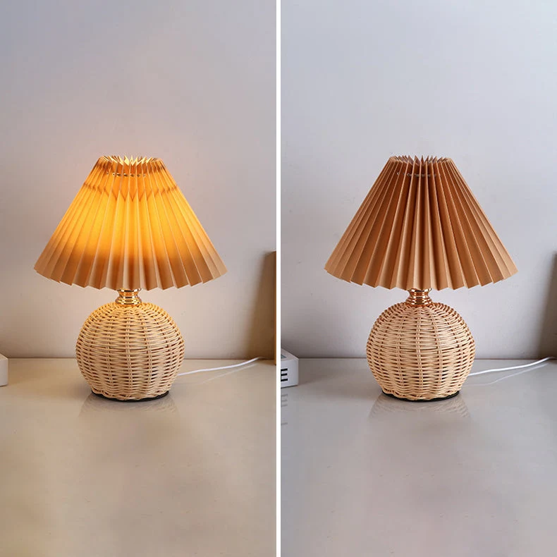 Rotan Tafellamp Geplooide Kap USB 5W Slaapkamer Nachtkastje Scandinavisch Boho Sfeerverlichting Riet Bureau Leeslamp | Sansoti