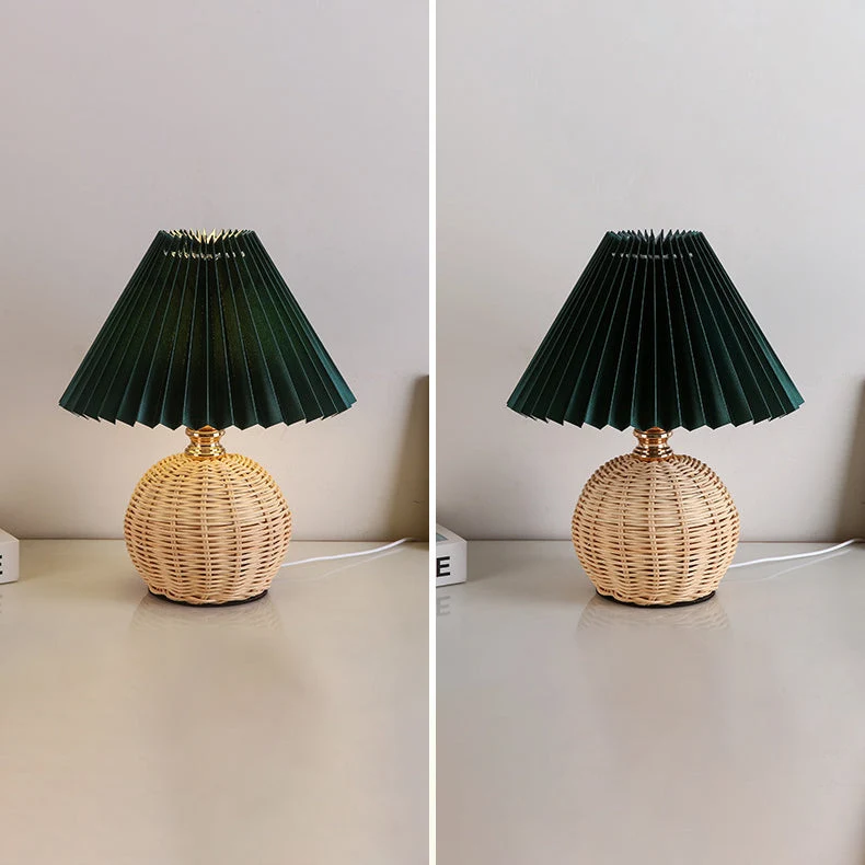 Rotan Tafellamp Geplooide Kap USB 5W Slaapkamer Nachtkastje Scandinavisch Boho Sfeerverlichting Riet Bureau Leeslamp | Sansoti