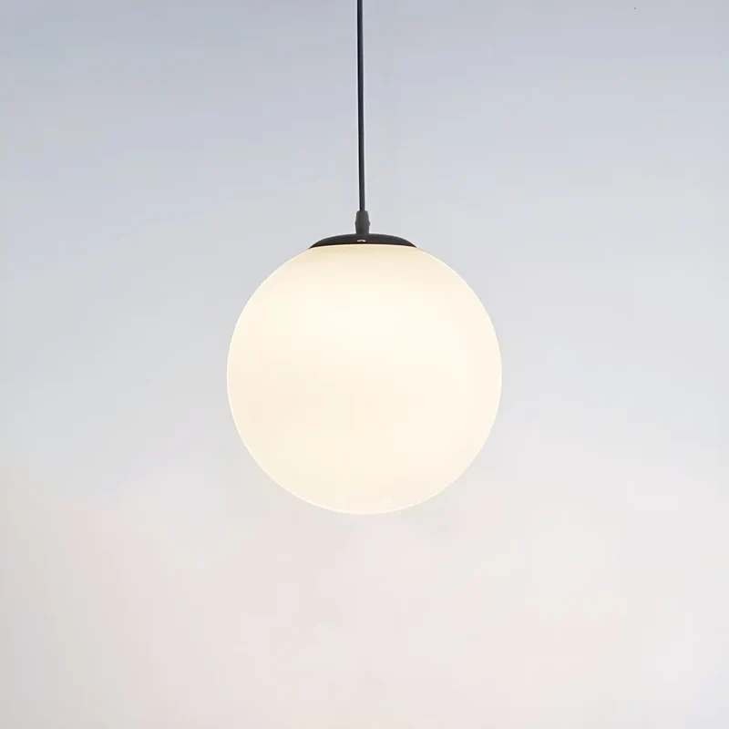 Moderne Witte Globe Hanglamp van Glas met Ronde Bolvorm in Diverse Maten voor Eetkamer en Woonkamer | Sansoti