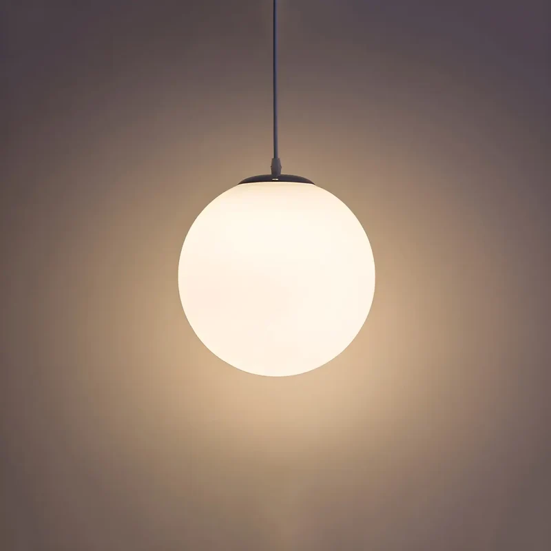 Moderne Witte Globe Hanglamp van Glas met Ronde Bolvorm in Diverse Maten voor Eetkamer en Woonkamer | Sansoti