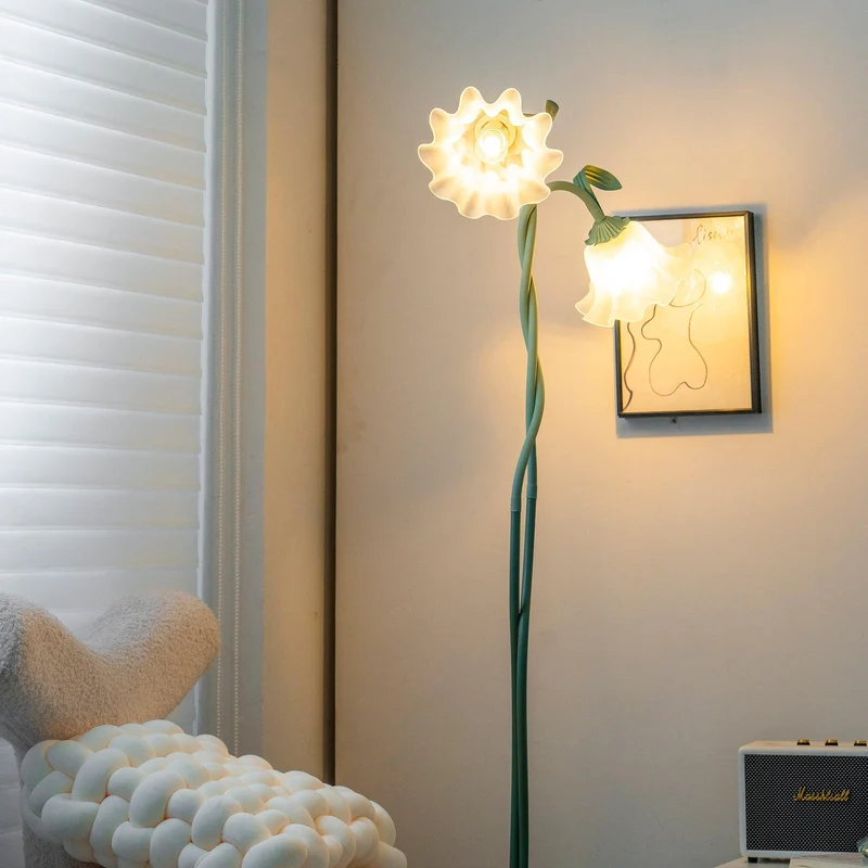 Vloerlamp Bloem Design Groen Wit Metaal 170cm 2-3 Lichts LED Sfeerlamp Woonkamer Slaapkamer | Sansoti