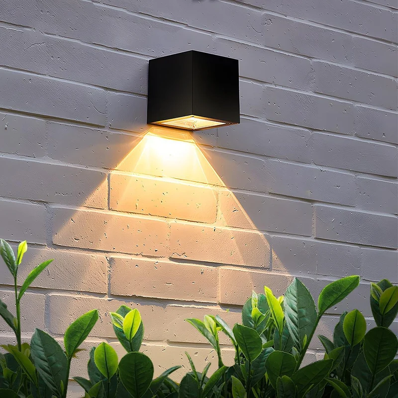 Buiten LED Wandlamp Kubus Aluminium Zwart 12W IP65 Op-en-Neer Verlichting Gevel Opbouw Tuinverlichting Buitenwandlamp Modern Minimalistisch | Sansoti