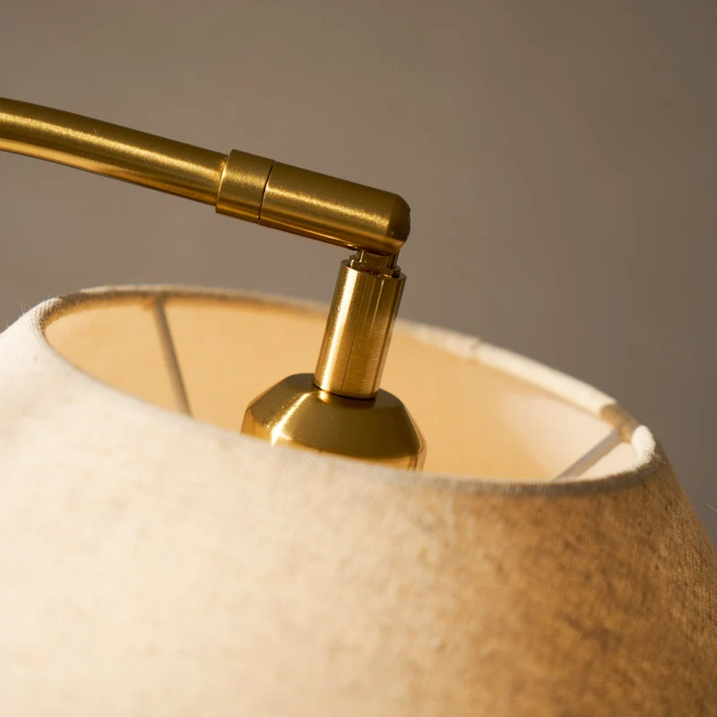 Luxe Vloerlamp met Dubbele Stoffen Kap en Houten Details – 155 cm Hoog Design Statement | Sansoti