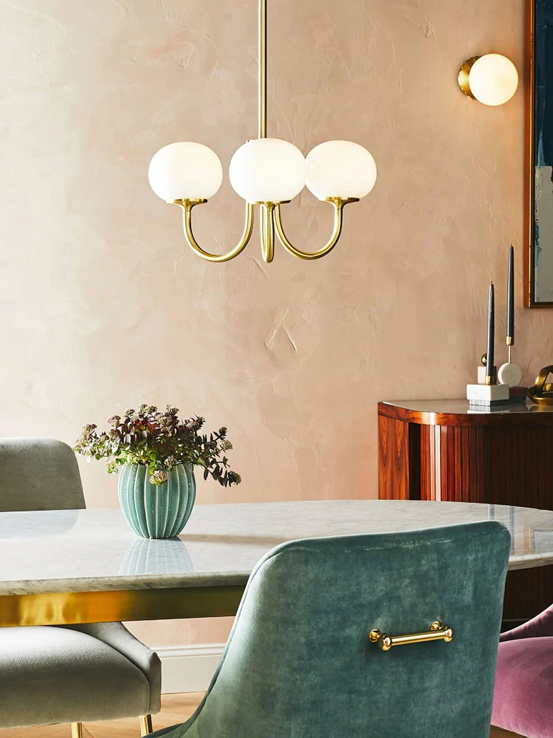 Glazen Kroonluchter Met Roze Witte Of Creme Bollen En Gouden Of Chromen Frame Moderne Design Kroonluchter Met 3 Of 5 Lichtpunten Voor Woonkamer En Eetkamer | Sansoti