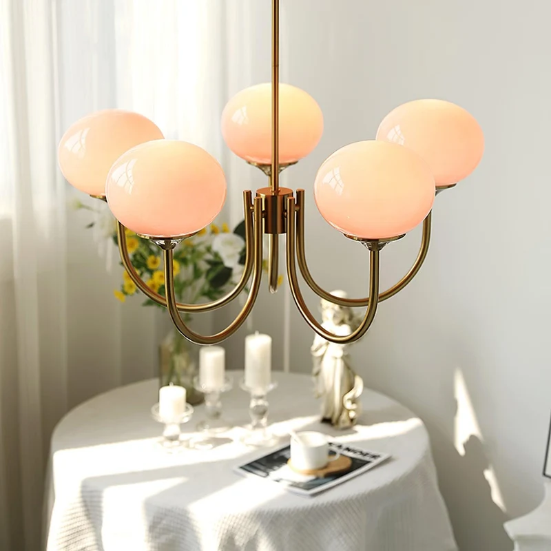 Glazen Kroonluchter Met Roze Witte Of Creme Bollen En Gouden Of Chromen Frame Moderne Design Kroonluchter Met 3 Of 5 Lichtpunten Voor Woonkamer En Eetkamer | Sansoti