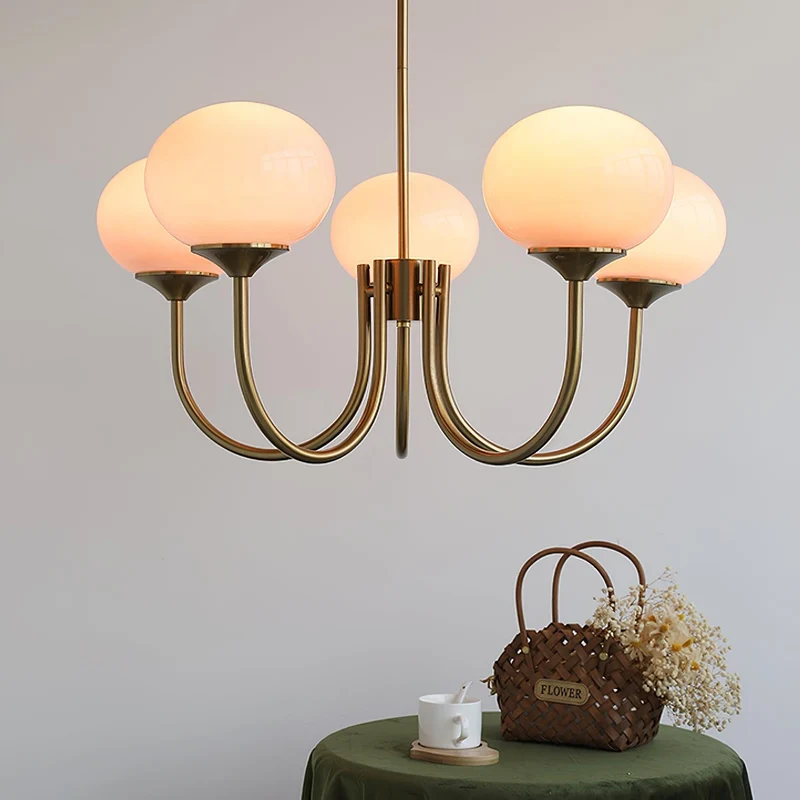 Glazen Kroonluchter Met Roze Witte Of Creme Bollen En Gouden Of Chromen Frame Moderne Design Kroonluchter Met 3 Of 5 Lichtpunten Voor Woonkamer En Eetkamer | Sansoti