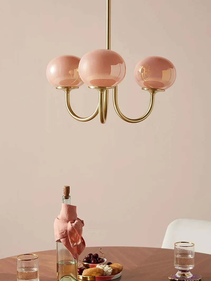 Glazen Kroonluchter Met Roze Witte Of Creme Bollen En Gouden Of Chromen Frame Moderne Design Kroonluchter Met 3 Of 5 Lichtpunten Voor Woonkamer En Eetkamer | Sansoti