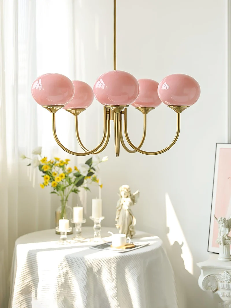 Glazen Kroonluchter Met Roze Witte Of Creme Bollen En Gouden Of Chromen Frame Moderne Design Kroonluchter Met 3 Of 5 Lichtpunten Voor Woonkamer En Eetkamer | Sansoti