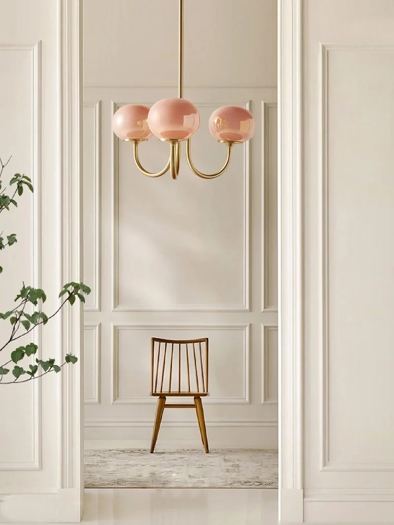 Glazen Kroonluchter Met Roze Witte Of Creme Bollen En Gouden Of Chromen Frame Moderne Design Kroonluchter Met 3 Of 5 Lichtpunten Voor Woonkamer En Eetkamer | Sansoti