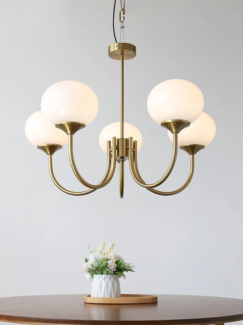 Glazen Kroonluchter Met Roze Witte Of Creme Bollen En Gouden Of Chromen Frame Moderne Design Kroonluchter Met 3 Of 5 Lichtpunten Voor Woonkamer En Eetkamer | Sansoti