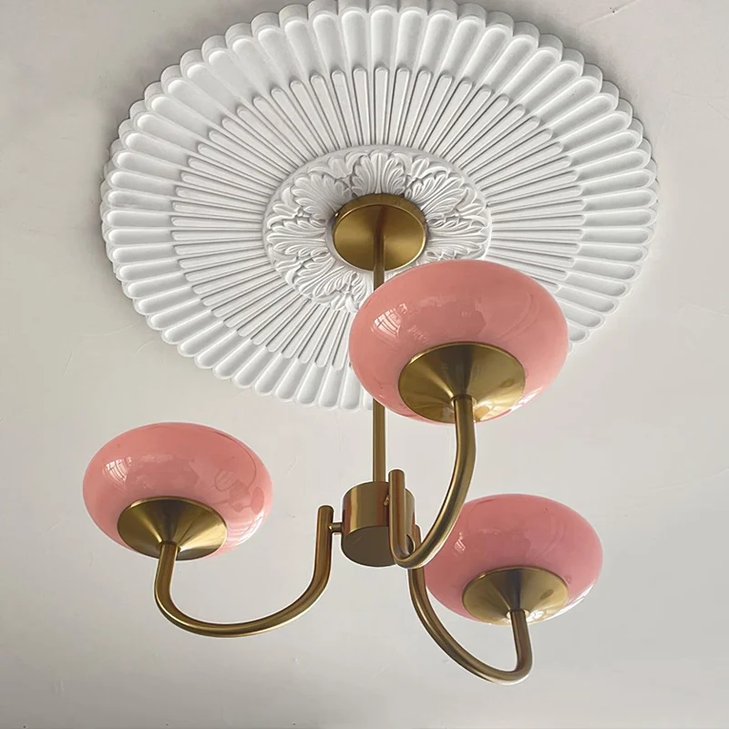 Glazen Kroonluchter Met Roze Witte Of Creme Bollen En Gouden Of Chromen Frame Moderne Design Kroonluchter Met 3 Of 5 Lichtpunten Voor Woonkamer En Eetkamer | Sansoti