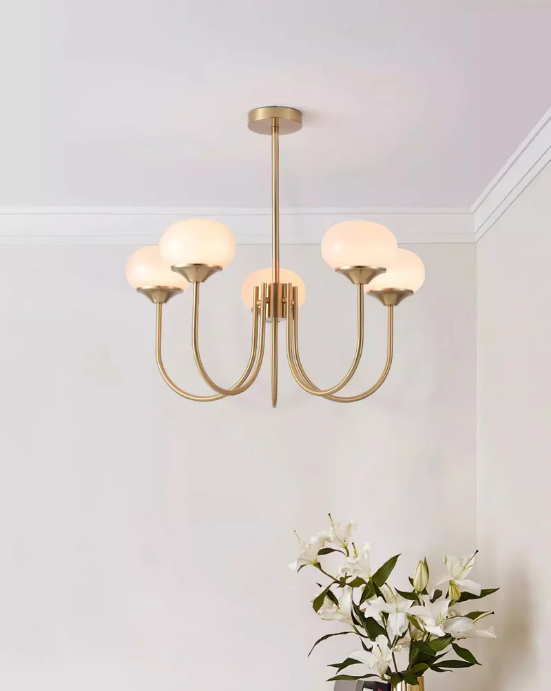 Glazen Kroonluchter Met Roze Witte Of Creme Bollen En Gouden Of Chromen Frame Moderne Design Kroonluchter Met 3 Of 5 Lichtpunten Voor Woonkamer En Eetkamer | Sansoti