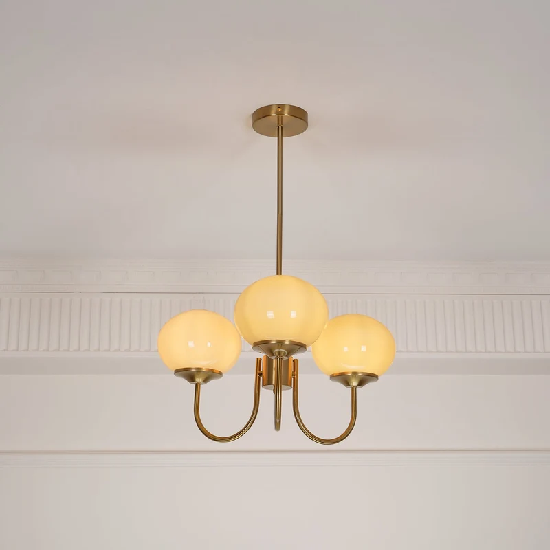 Glazen Kroonluchter Met Roze Witte Of Creme Bollen En Gouden Of Chromen Frame Moderne Design Kroonluchter Met 3 Of 5 Lichtpunten Voor Woonkamer En Eetkamer | Sansoti