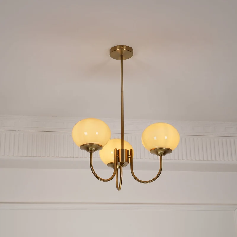 Glazen Kroonluchter Met Roze Witte Of Creme Bollen En Gouden Of Chromen Frame Moderne Design Kroonluchter Met 3 Of 5 Lichtpunten Voor Woonkamer En Eetkamer | Sansoti