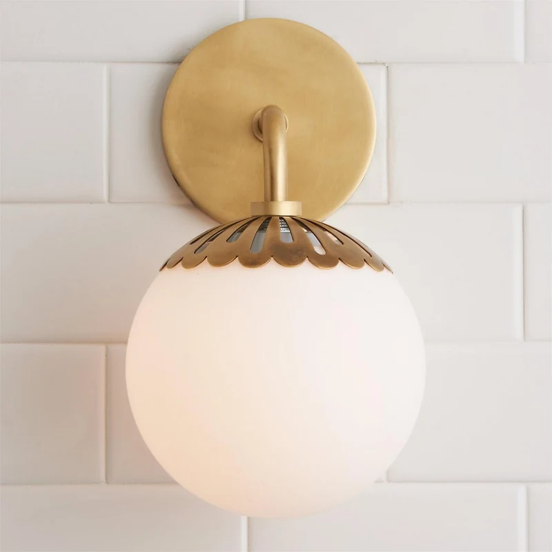 Art Deco Wandlamp met Bloemkap en Glazen Bol – Design Wandverlichting in Messing, Zwart of Nikkel voor Woonkamer en Badkamer | Sansoti