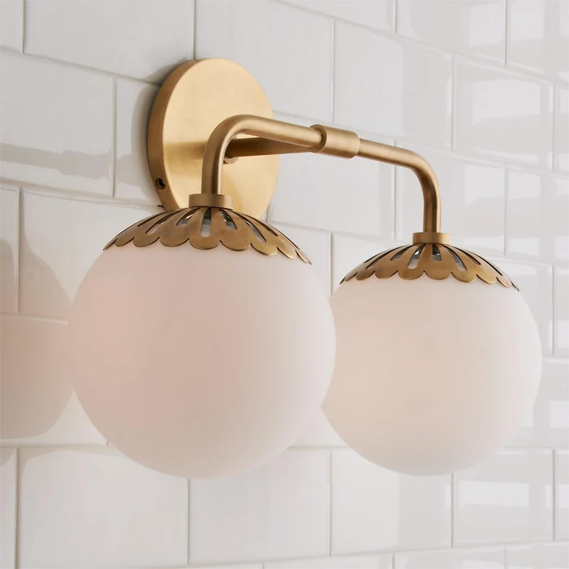 Art Deco Wandlamp met Bloemkap en Glazen Bol – Design Wandverlichting in Messing, Zwart of Nikkel voor Woonkamer en Badkamer | Sansoti