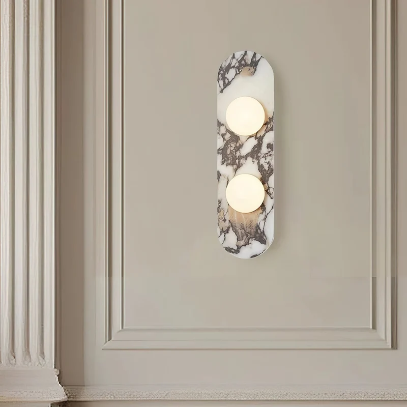 Design Wandlamp van Bulgari Marmer met Opaalglazen Bol – Italiaanse Mid-Century Wandverlichting voor Woonkamer, Hal en Slaapkamer | Sansoti