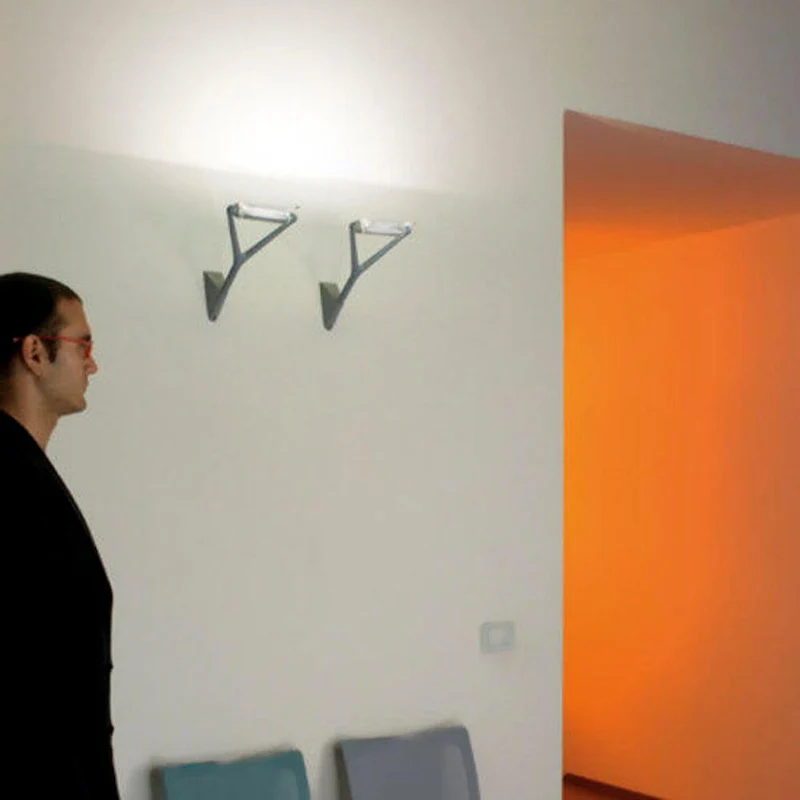 Luceplan Wandlampe Lola Lichtwirkung drehbar
