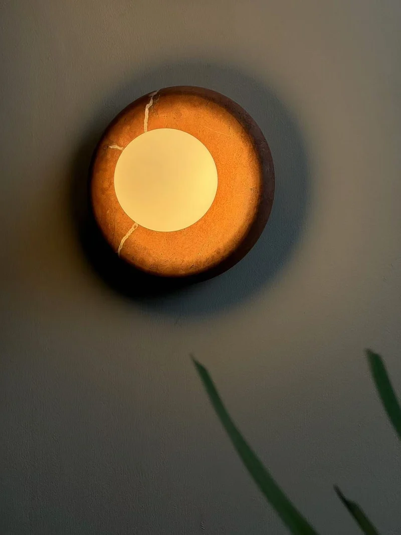 Ronde Design Wandlamp Met Marmeren Achterplaat En Glazen Bol Voor Hal En Slaapkamer | Sansoti