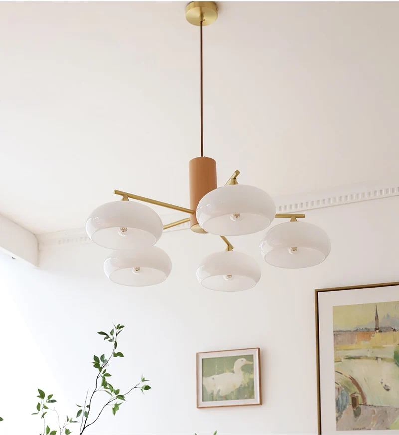 Ovale Design Kroonluchter Met Glazen Kappen En Messing Details Voor Woonkamer En Eetkamer | Sansoti