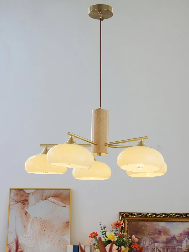 Ovale Design Kroonluchter Met Glazen Kappen En Messing Details Voor Woonkamer En Eetkamer | Sansoti