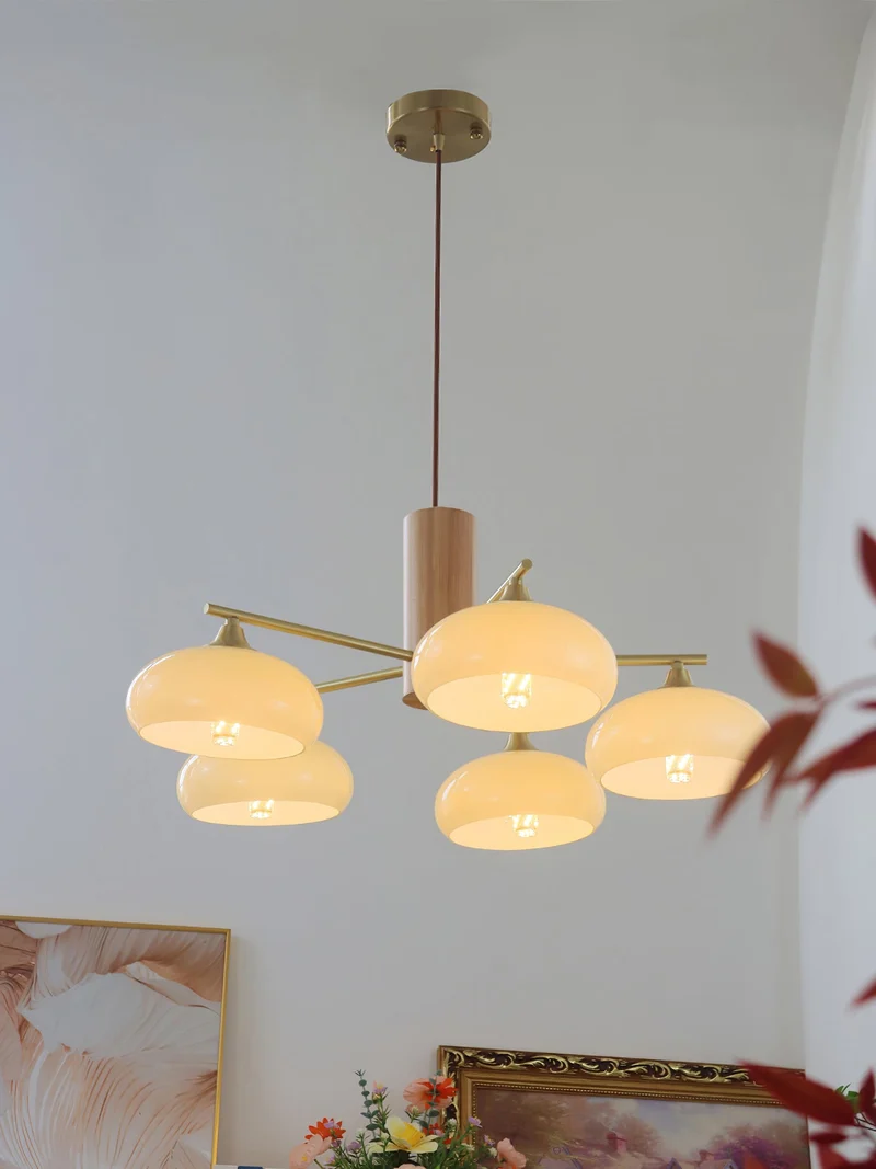 Ovale Design Kroonluchter Met Glazen Kappen En Messing Details Voor Woonkamer En Eetkamer | Sansoti