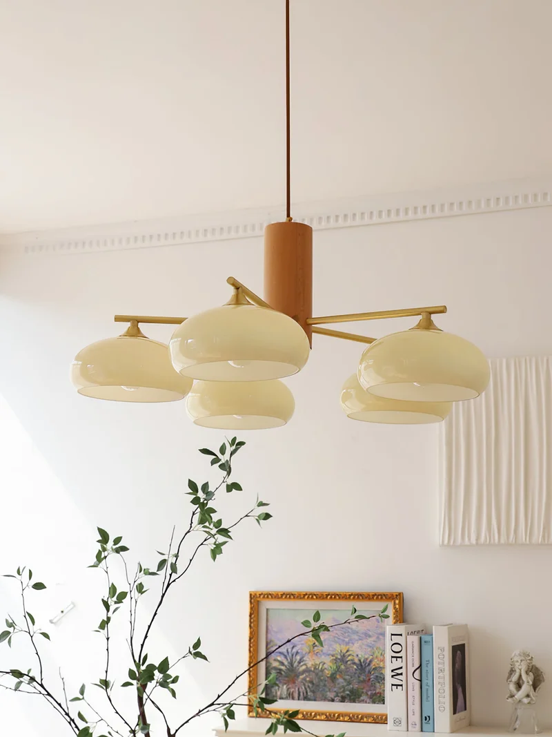 Ovale Design Kroonluchter Met Glazen Kappen En Messing Details Voor Woonkamer En Eetkamer | Sansoti
