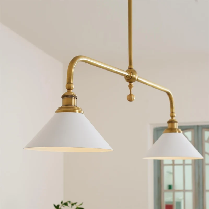 Luxe Design Hanglamp Met Witte Glazen Kappen Voor Eettafel En Keukeneiland In Messing Afwerking | Sansoti