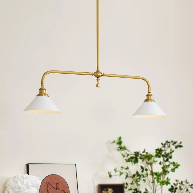 Luxe Design Hanglamp Met Witte Glazen Kappen Voor Eettafel En Keukeneiland In Messing Afwerking | Sansoti